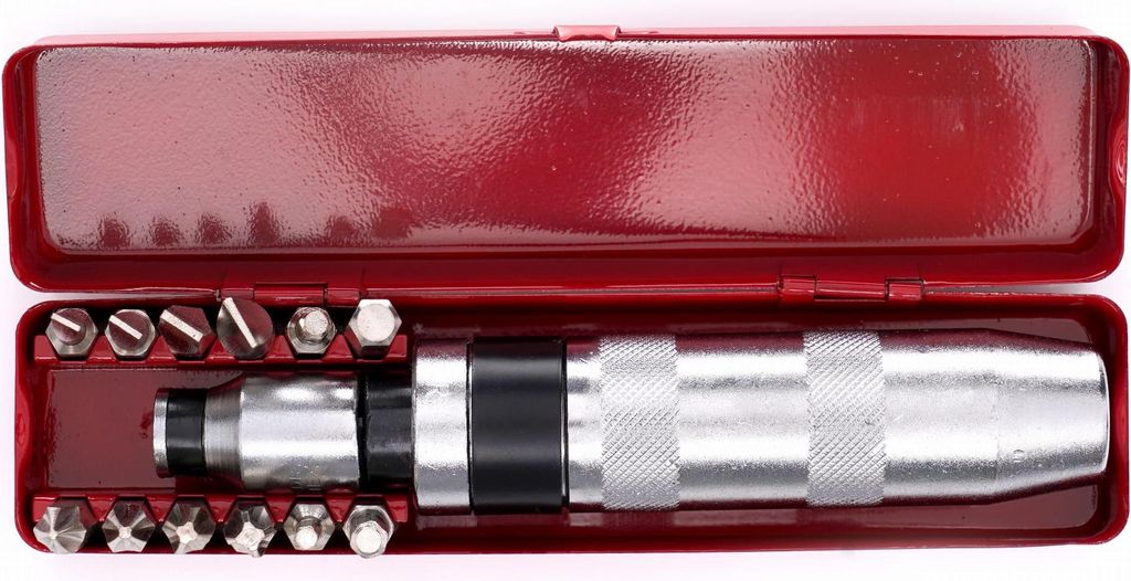 Kraft&Dele KD1448 Tournevis à percussion avec 13 embouts Image du produit 