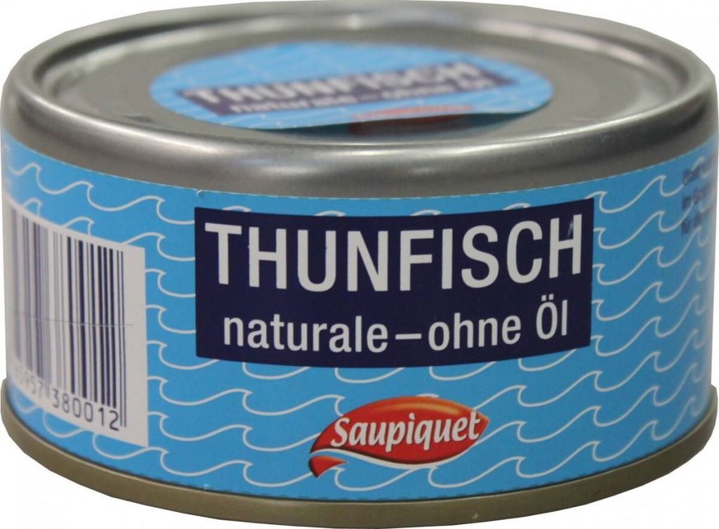 A can of Saupiquet tuna in a blue and white wavy pattern.