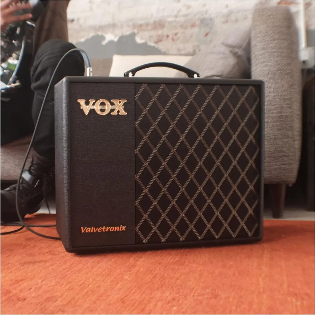 Vox VT20X ampli modélisation avec préampli à lampe 12AX7 - 8