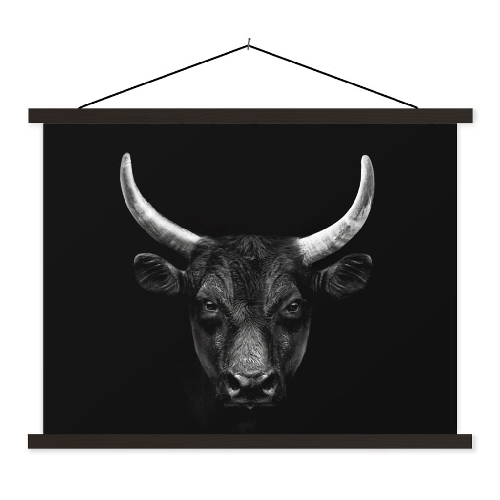 MuchoWow Textilposter Tiere - Stier - Schwarz - Weiß - Porträt 60x45 cm mit schwarzem Rahmen - Poster Schlafzimmer