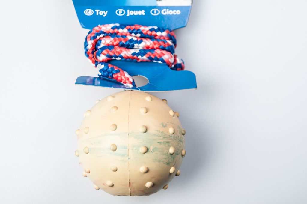 Trixie Ball Mit Seil Ø 6x30 Cm    One Size Produktbild 