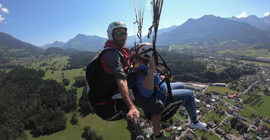 mydays Gleitschirm Tandemflug Silbertal; Erlebnis verschenken oder selbst erleben; Gutschein für 1 Person(en)