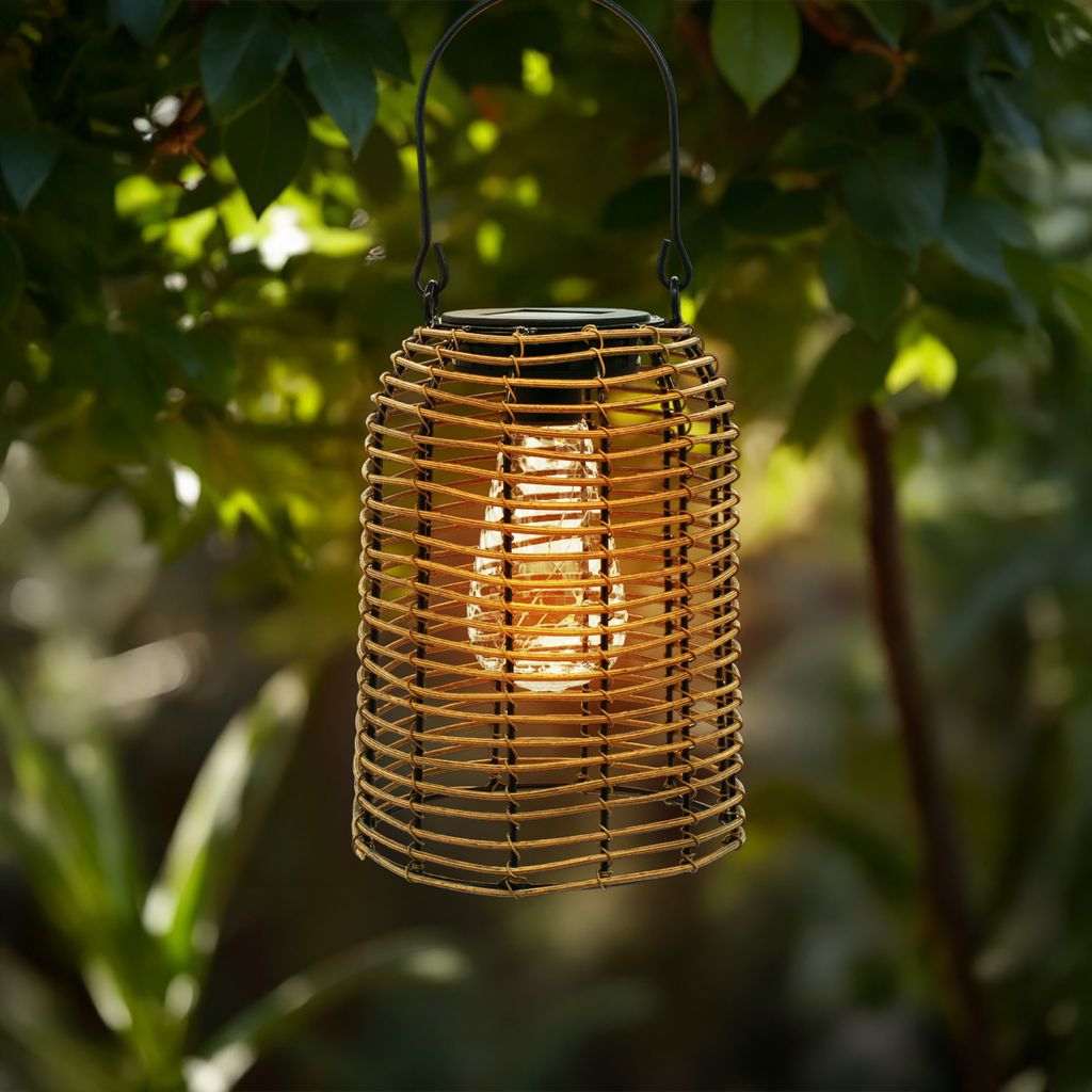 Solar Hängeleuchte in Rattan Optik natur mit LED Glühbirne Produktbild