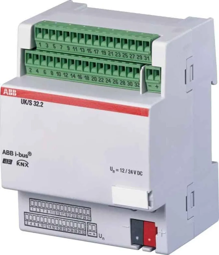 ABB UK/S32.2 Concentrateur E/S Universel 32 Voies pour Rail DIN REG