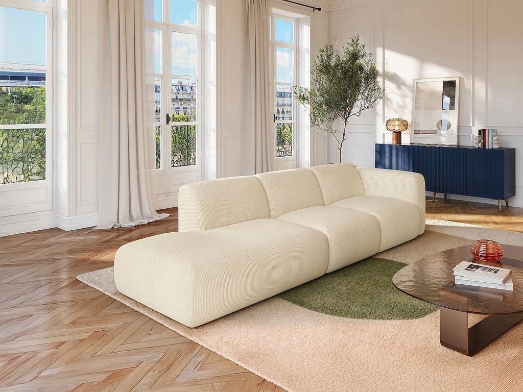 Großes 5-sitziges Sofa mit rechter Armlehne und Velours in gebrochenem Weiß - POGNI by Maison Céphy