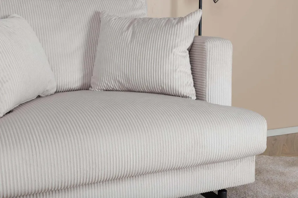 Fauteuil de salon beige Sofia pour se détendre devant la télé