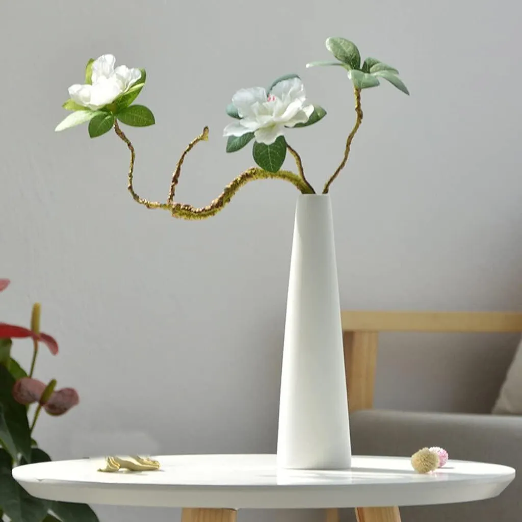 Vase décoratif design en céramique blanche pour centre de table chic - 3