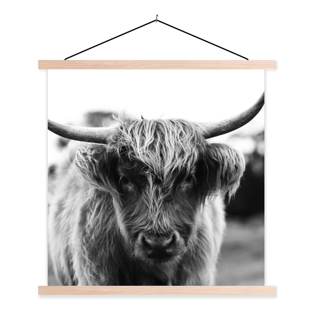 MuchoWow Textilposter Schottischer Highlander - Kuh - Gras - Tiere - Natur 120x120 cm mit holzfarbenen Rahmen - Textil-Poster