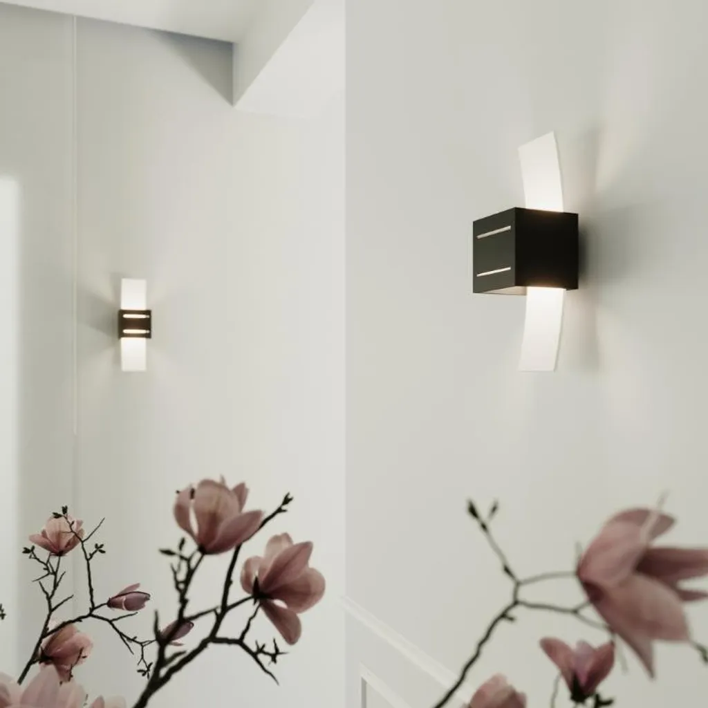 Applique Murale Carrée Noire G9 : Luminaire Gain de Place Design Verre