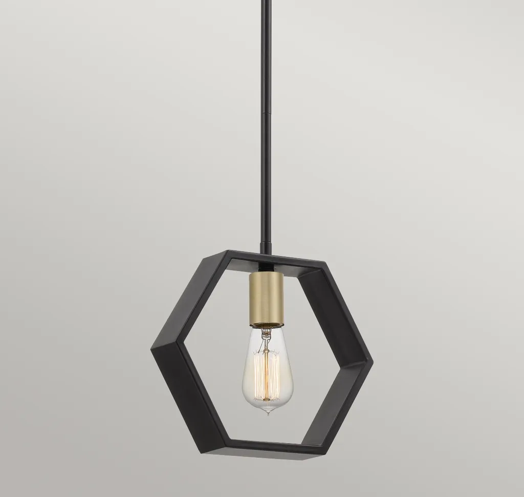 Suspension Bismarck Noire Quoizel : Solution Éclairage Chic et Compact