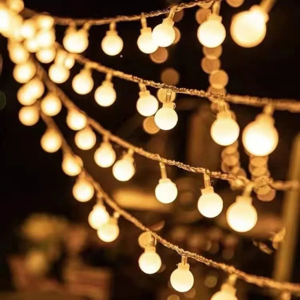 Girlanda LED 10 m con 100 lampadine decorative - Atmosfera magica KP36340