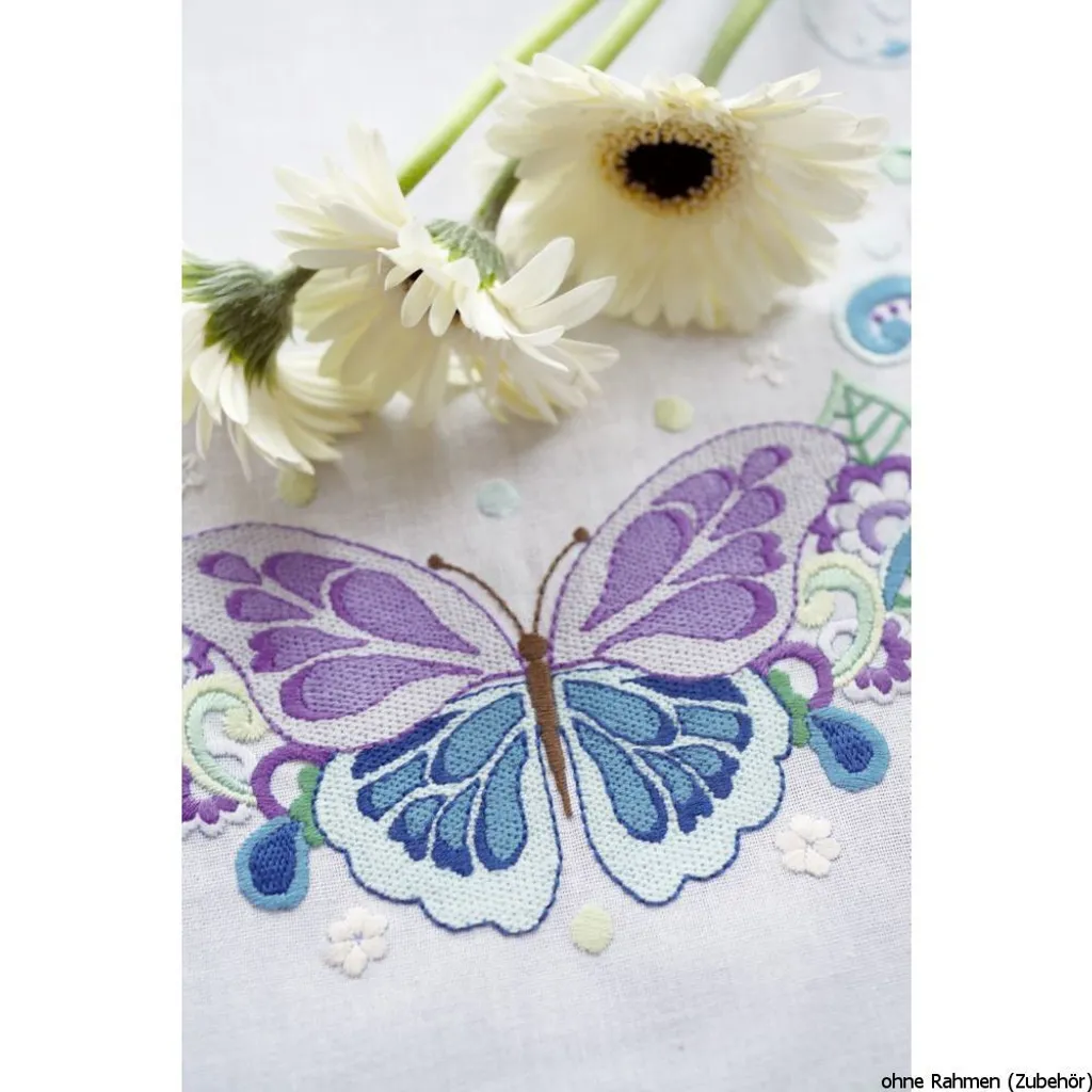 Décoration de table printanière : chemin de table papillons à broder soi - 2