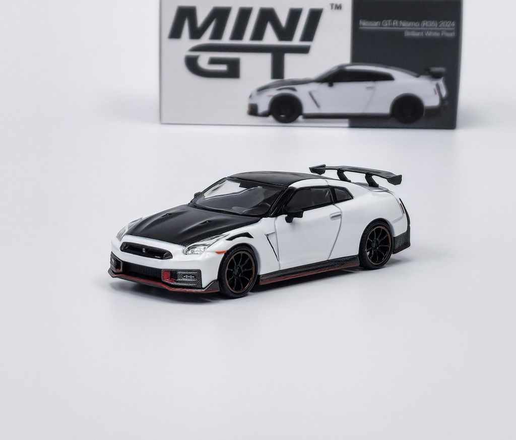 Nissan GT-R (35) 2024 - Mini GT 1:64