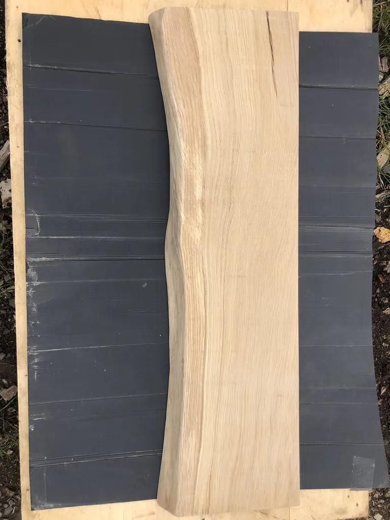 Scaffale in rovere massiccio con bordo naturale/albero Immagine del prodotto 