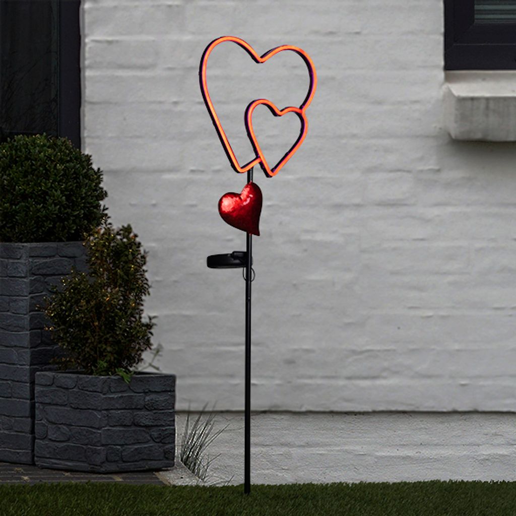 Gartenstecker mit 2 Herzen, LED-Beleuchtung und Produktbild 