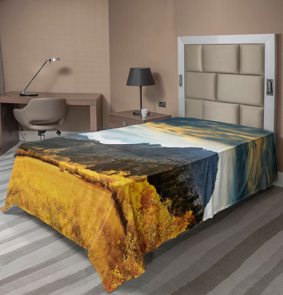 ABAKUHAUS Wald Bettlaken, Herbst In Berg Goldener Farbiger Wiesen Sun Strahlt Wolken Cloudscape Aus, weiches bequemes oberes Bettlaken für ein dek...