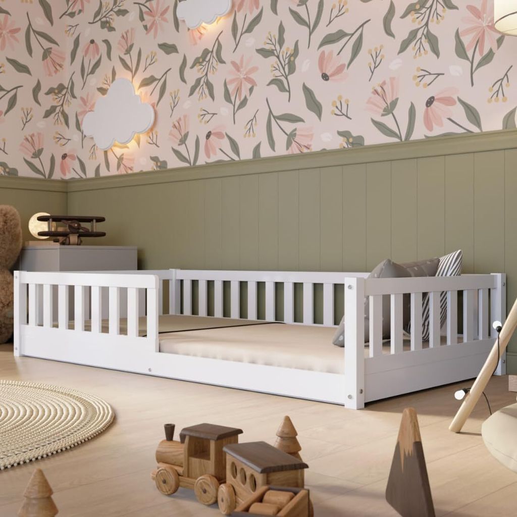 Crazy Pine Kinderbett 100x200 cm – Massives Montessori Bodenbett aus Holz in Weiß mit Rausfallschutz – Crazy Basic
