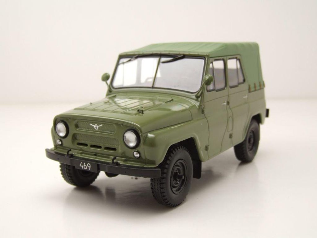 Whitebox 124263 UAZ 469 1975 grün 1:24 Produktbild 