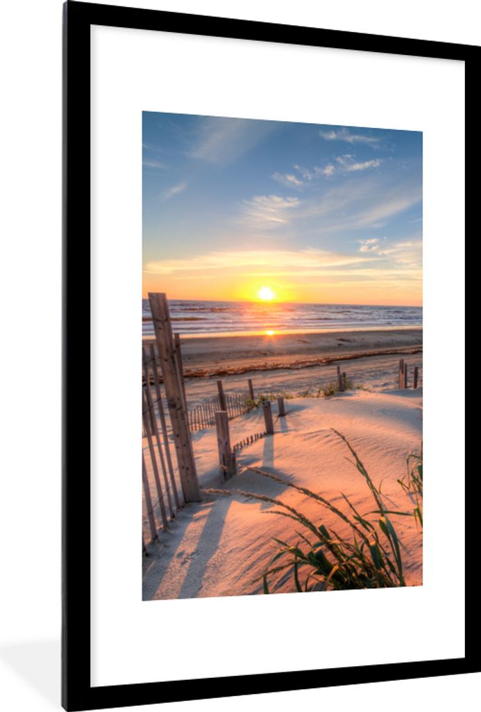 MuchoWow Gerahmtes Poster Strand - Meer - Düne - Sonnenuntergang - Landschaft 60x90 cm - Poster mit Schwarzem Bilderrahmen Wandposter Rahmen Fot...