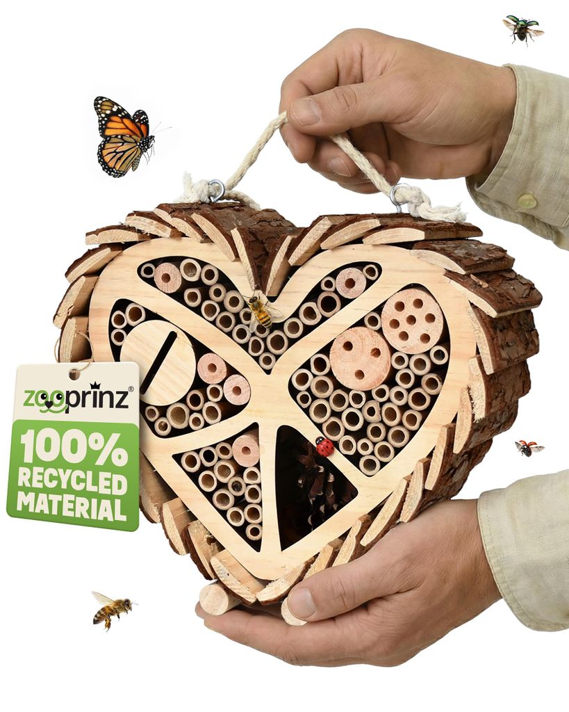 Insektenhotel Wetterfest moderne Herzform zooprinz | Massivholz | Aufhängbar | 29 x 24 cm | Bambus Holzspäne Holzlöcher Kiefernholz