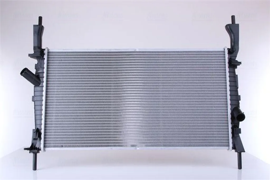 Radiateur moteur Ford Transit OE 1370865 : stop aux fuites et surchauffes