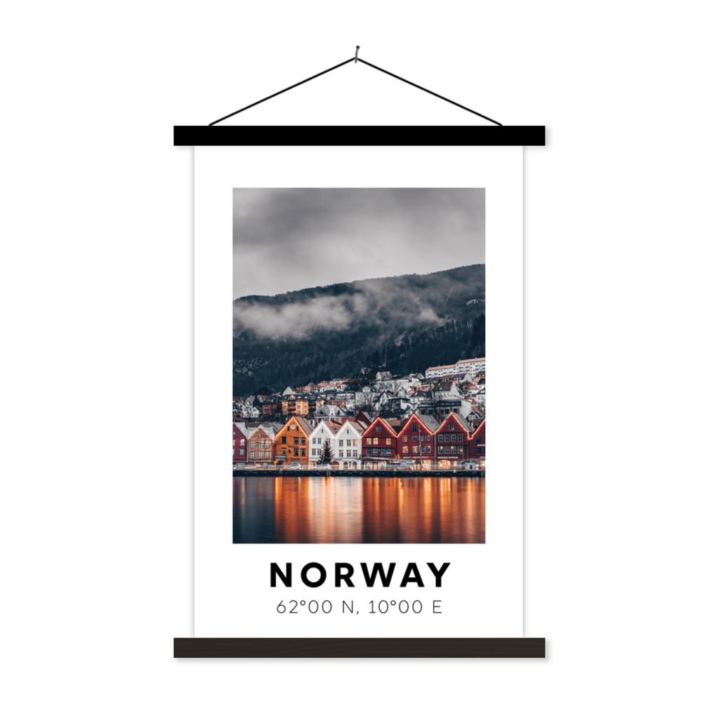MuchoWow Textilposter Bergen - Norwegen - Wasser - Skandinavien 60x90 cm mit schwarzem Rahmen - Poster Wohnzimmer