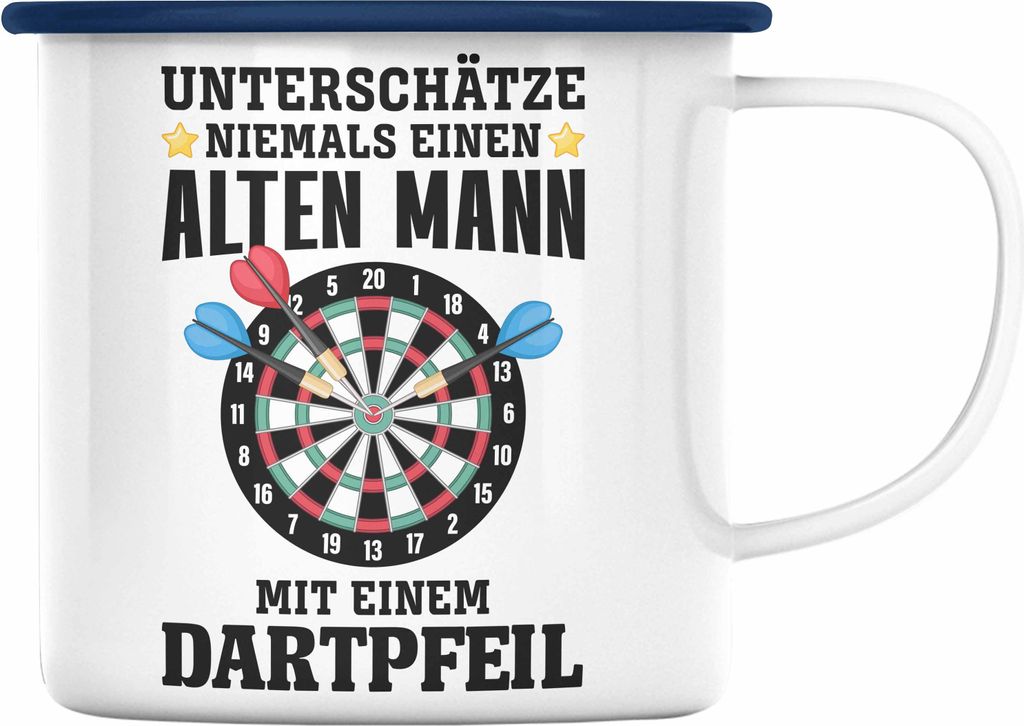 Trendation - Dart Emaille Tasse Unterschätze Niemals Einen Alten Mann Mit Einem Dartpfeil Spruch Männer Dart-Spieler Geschenkidee (Blau)