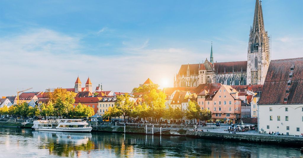 mydays Sundowner auf der Zille Regensburg (Mo-Fr); Erlebnis verschenken oder selbst erleben; Gutschein für 4 Person(en)