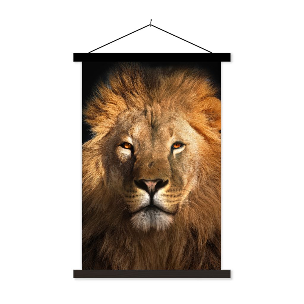 MuchoWow Textilposter Löwe - Tiere - Schwarz - Hell - Braun - Porträt 120x180 cm mit schwarzem Rahmen - Fotos