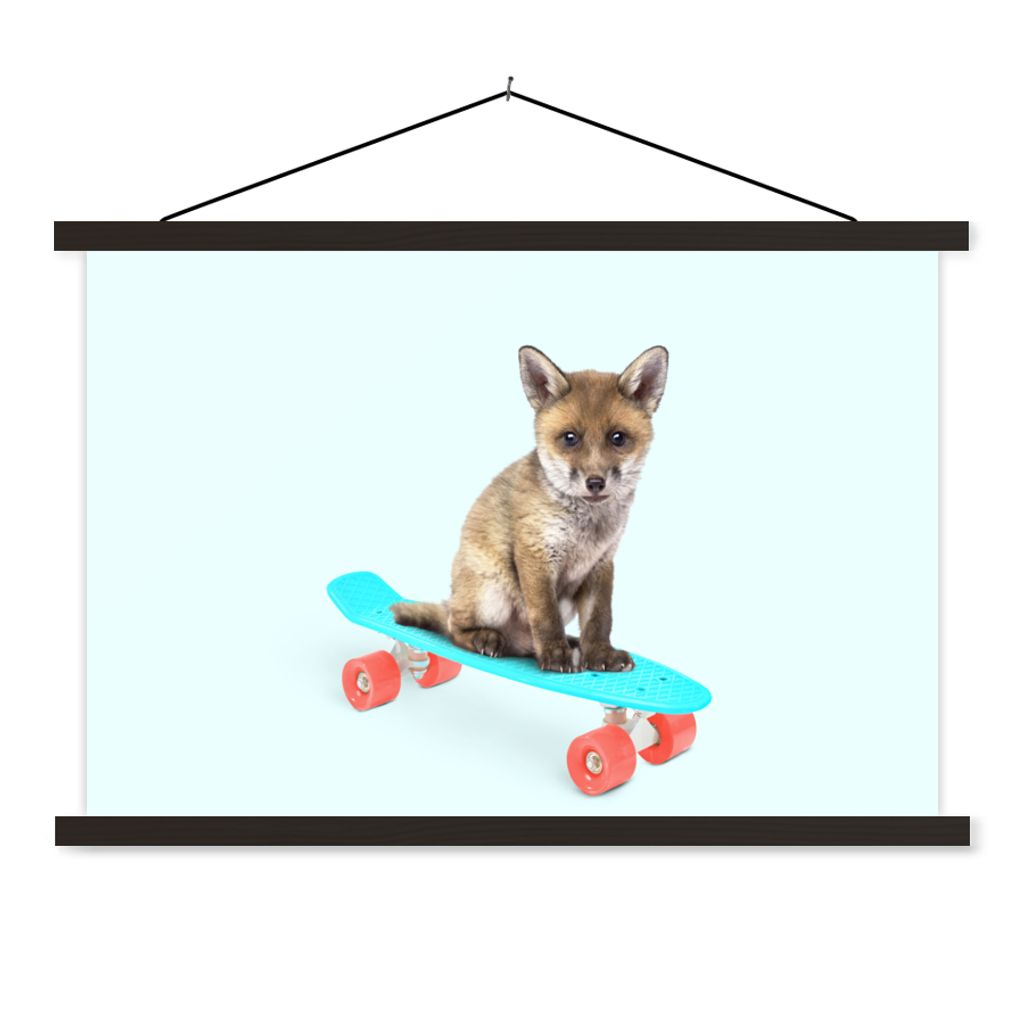 MuchoWow Textilposter Fuchs - Tiere - Skateboard - Blau 60x40 cm mit schwarzem Rahmen - Hölzernes