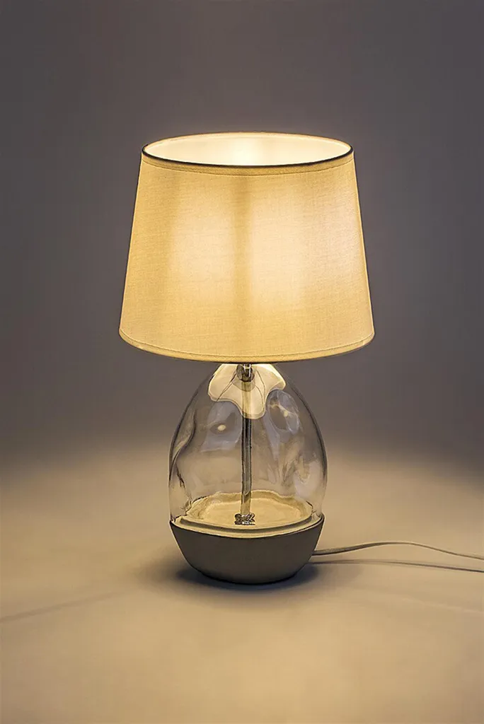 Éclairage d'ambiance doux avec la lampe de table Apolonia E27 en blanc - 2