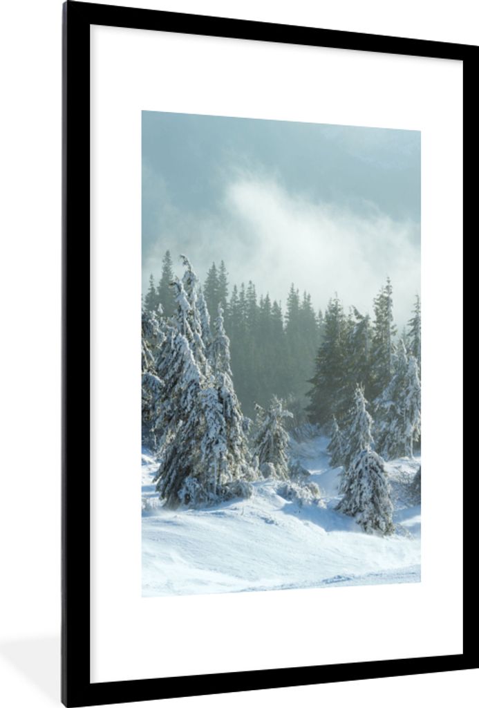 MuchoWow Gerahmtes Poster Wald - Schnee - Winter 60x90 cm - Poster mit Schwarzem Bilderrahmen Wandposter Rahmen Foto Bilder - Dekoration - Wandpo...