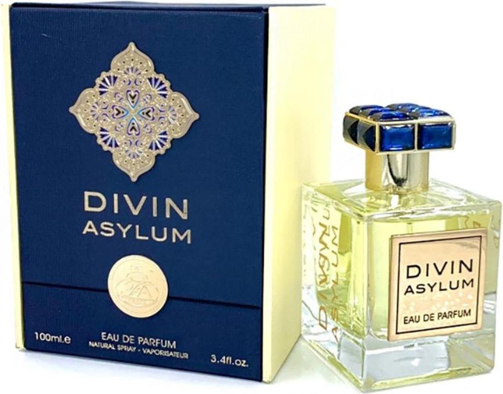 A perfume bottle and its box are displayed together against a white background.