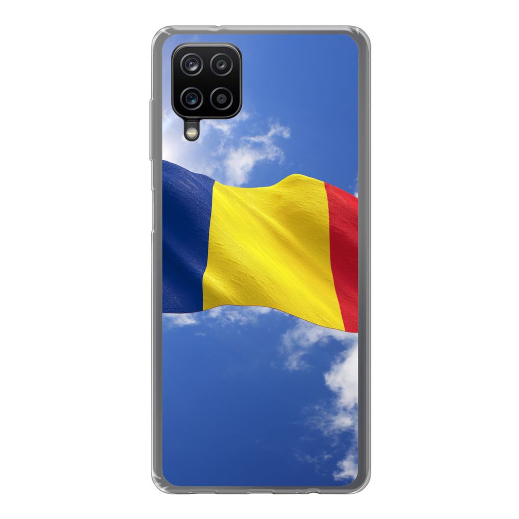 MuchoWow Handyhülle Schutzhülle Hülle für Samsung Galaxy A12 Rumäniens Flagge weht am Himmel Silikon Softcase Handy Hülle - Bild