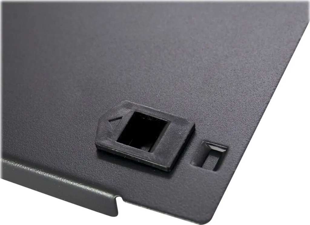 Inter Tech 88887274 Inter-Tech 19" Blindplatte, schwarz 3HE, geklippt