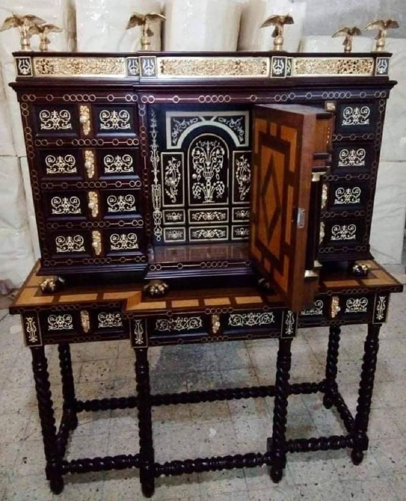 Casa Padrino Luxus Barock Sekretär Dunkelbraun / Braun Intarsien / Schwarz / Gold - Handgefertigter Antik Stil Massivholz Sekretär mit Türen und...