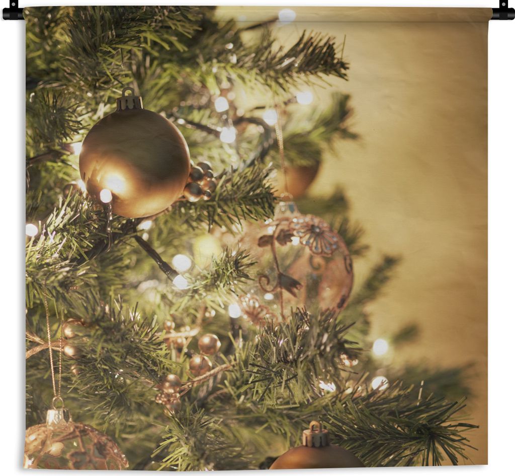 MuchoWow Wandteppich Wandbehang Ein Weihnachtsbaum mit bunten Kugeln 60x60 cm Tapisserie Dekoration Wandtuch - Dekorationen - Wand Decke