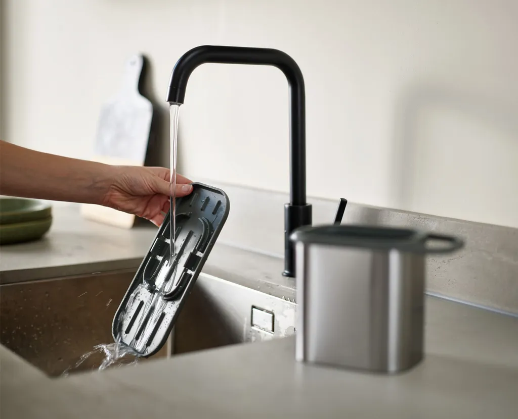 Distributore Di Sapone Con Portaspugna Joseph Joseph Duo - Grigio, Polipropilene, Design 2-in-1