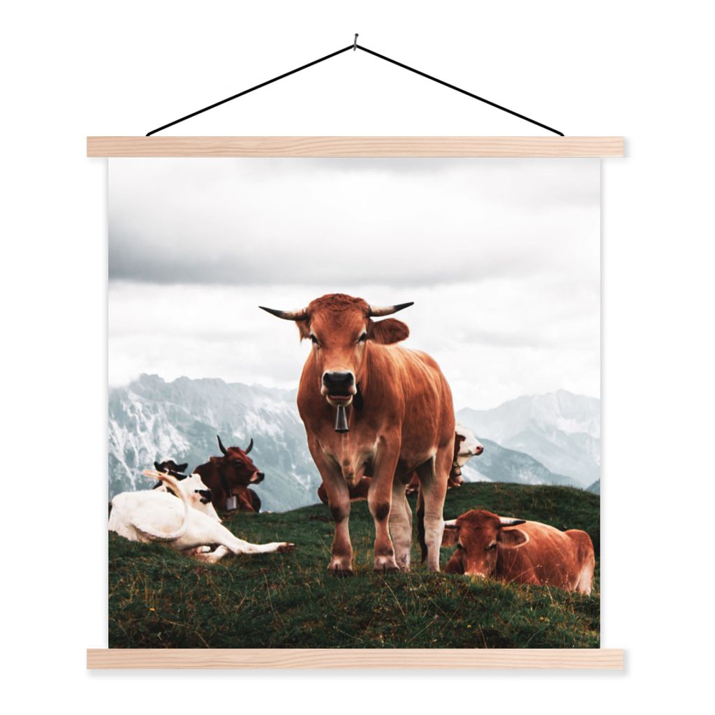 MuchoWow Textilposter Tiere - Kuh - Berg 60x60 cm mit holzfarbenen Rahmen - Wanddekoration