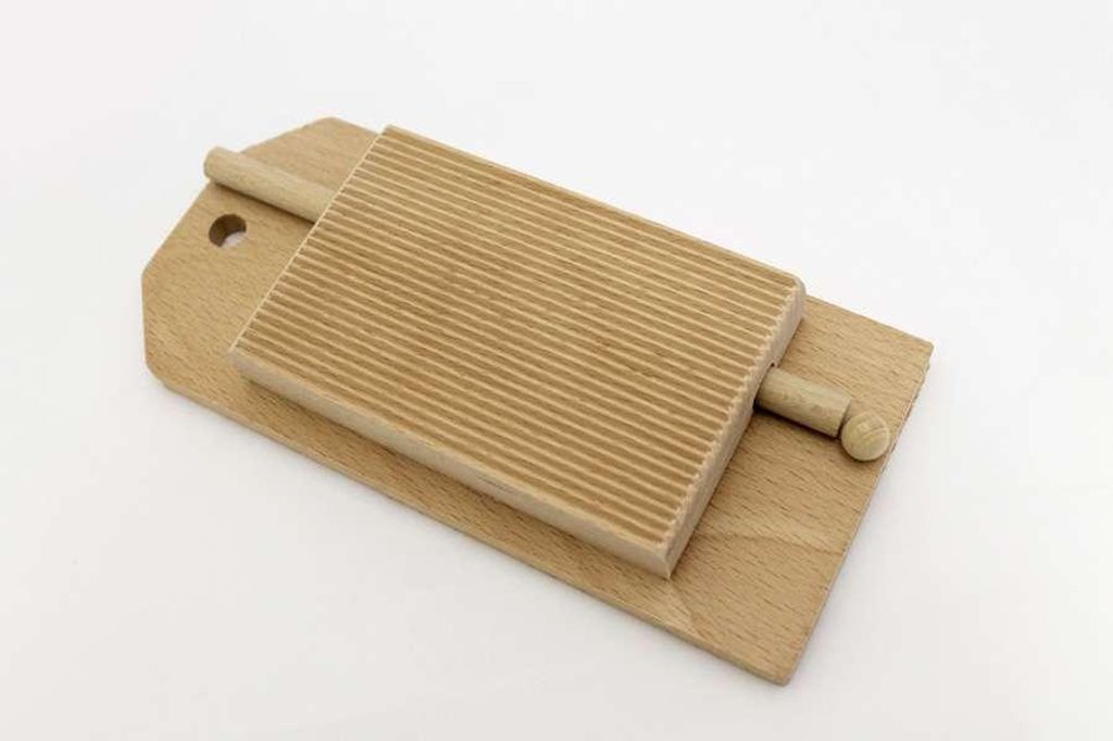 Gnocchibrett Garganellibrett mit Basis aus Buchenholz mit Ausrollstab