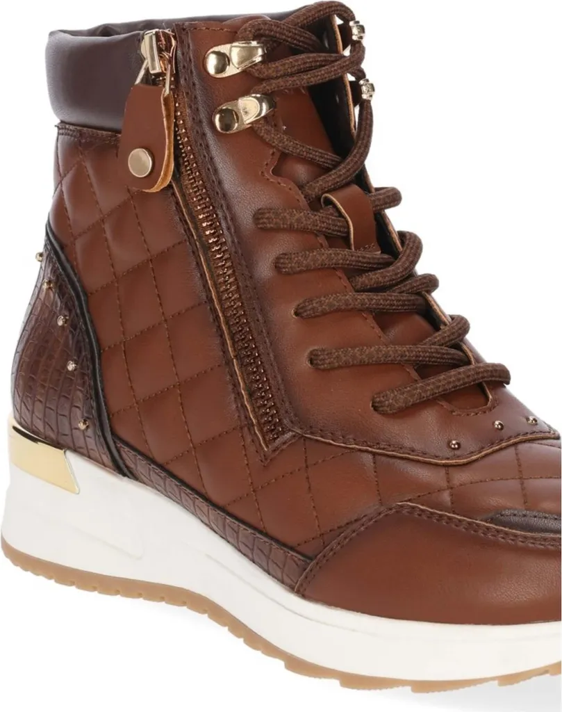 Boots Blanches Chika10 23031 à Semelle Crantée et Finition Premium
