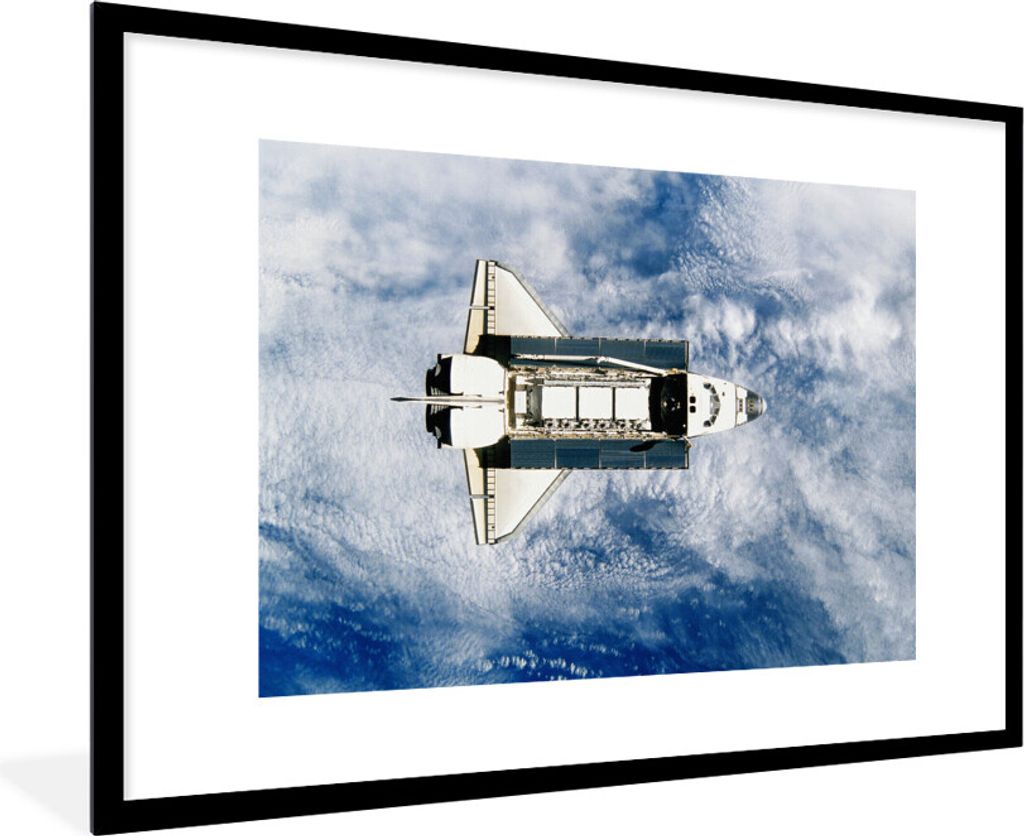 MuchoWow MuchoWow Gerahmtes Poster Erde - Weltraum - Spaceshuttle 90x60 cm - Poster mit zchwarzem Bilderrahmen - Wanddekoration - Fotos