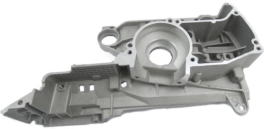 MATRIX Ersatzteil rechtes Kurbelgehäuse für Benzin Kettensäge Säge MCS 46-45