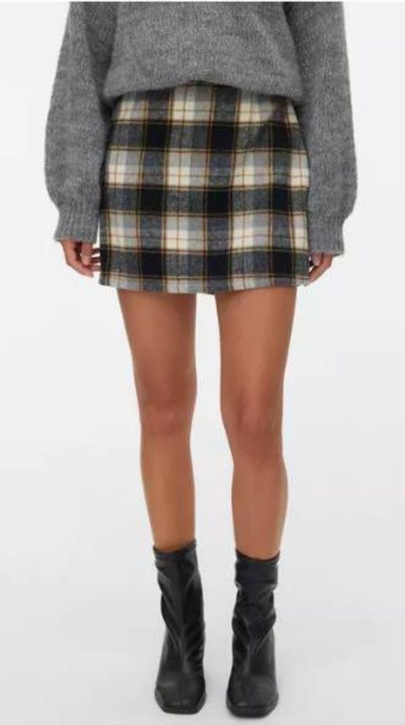 Vero Moda VMNAYA NW SHORT SKIRT WVN GA Black/LOVE in SNOW WHITE XS