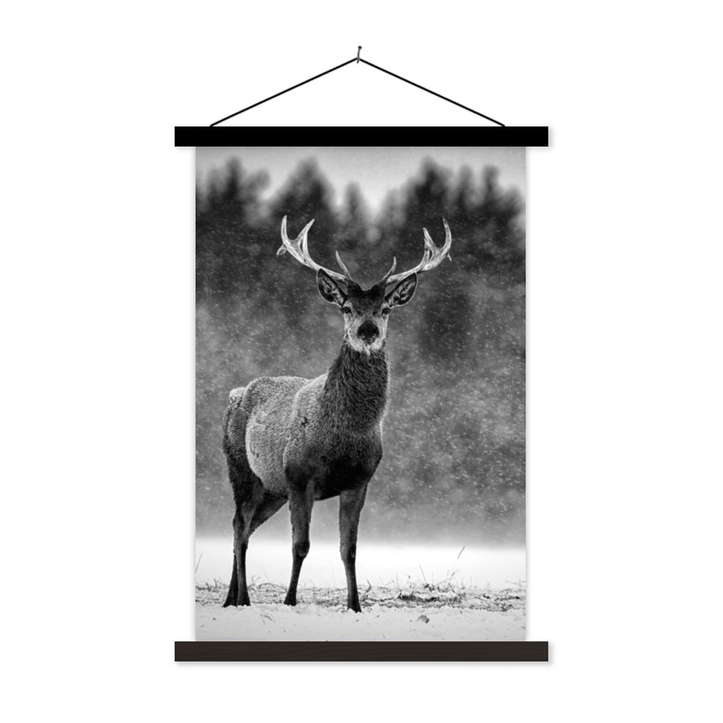 MuchoWow Textilposter Tiere - Hirsche - Winter - Schwarz - Weiß 60x90 cm mit schwarzem Rahmen - Poster Wohnzimmer