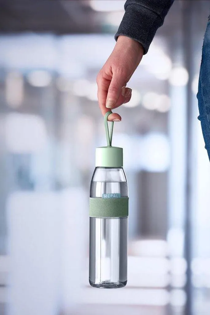 Bouteille d'eau bleue Ellipse 500 ml : gourde réutilisable et compacte
