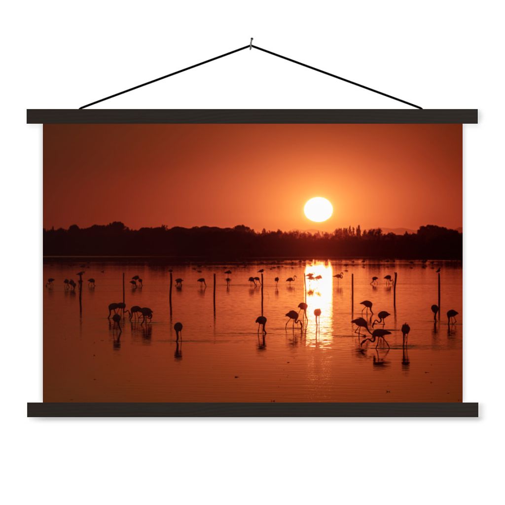 MuchoWow Textilposter Sonnenuntergang mit Flamingos in der Camargue 90x60 cm mit schwarzem Rahmen - Aufhängungssatz