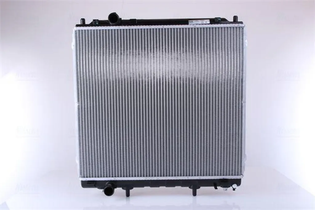 Radiateur moteur pour Hyundai Terracan NISSENS 67482 OE 25310H1930 neuf