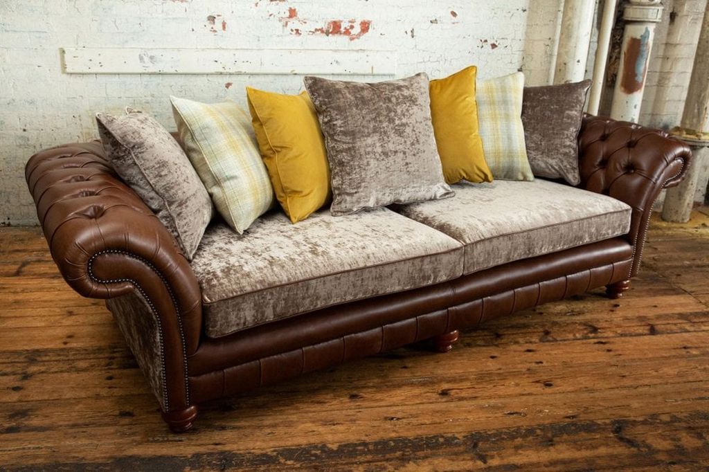 Klassische Luxus Barock Rokoko Sofa Couch Chesterfield Sofa Textil Leder Couch