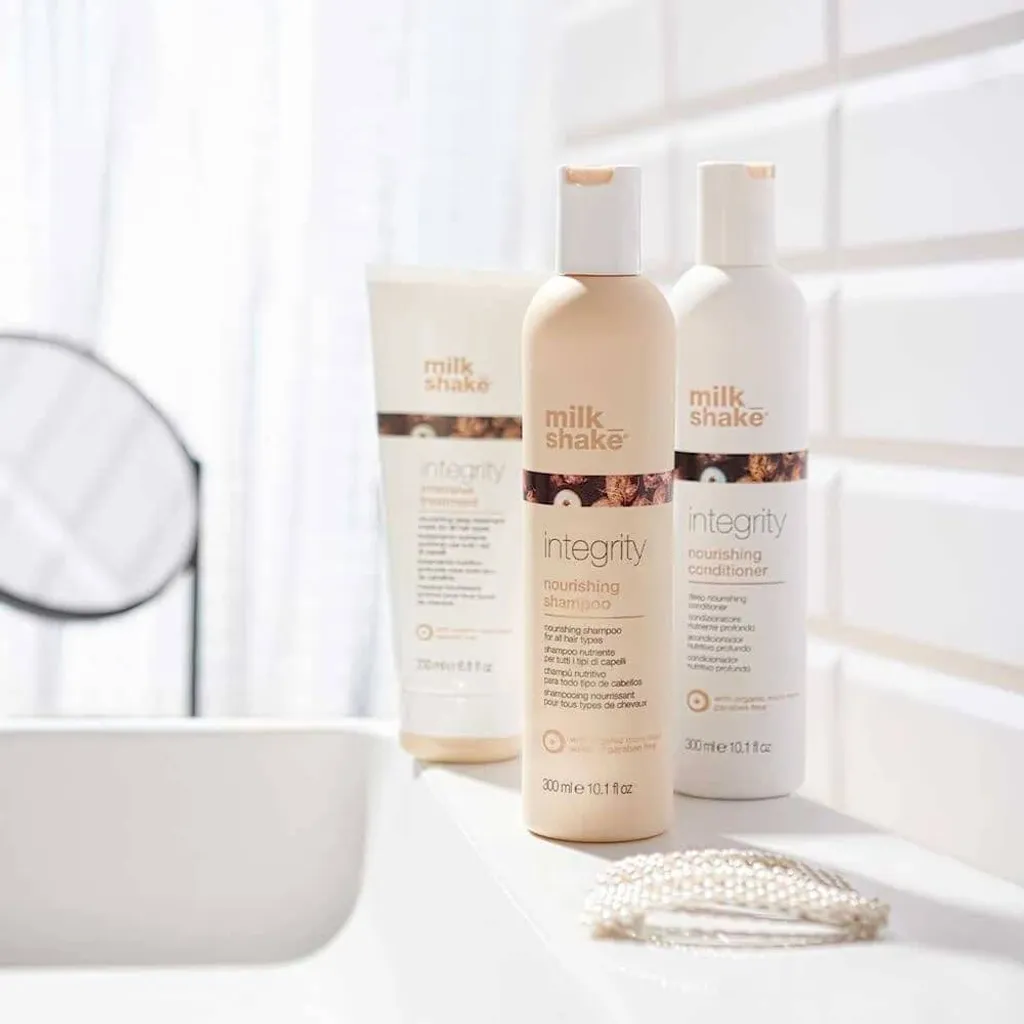 Shampoing Integrity Milk_Shake : Soin Hydratant pour Routine Capillaire